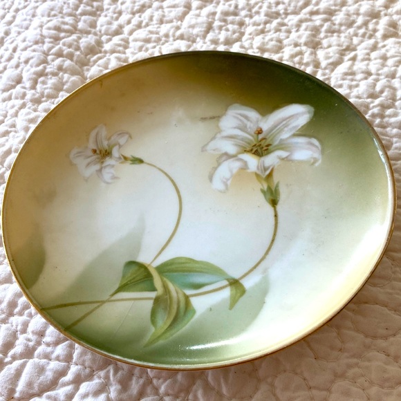 Porcelain painted antique lily of the valley plate shades of olive green. - Picture 1 of 7